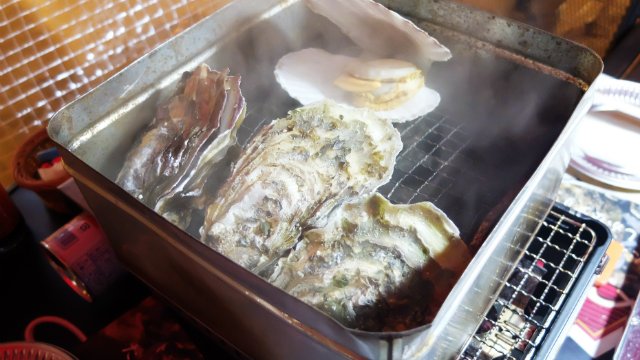 今だけ！渋谷タワレコ屋上に激安＆美味しい牡蠣小屋が出現！