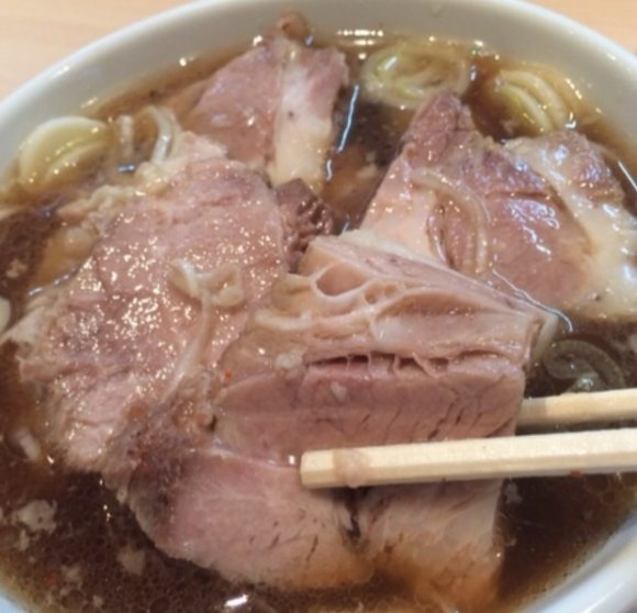 全店2016年にオープン！新宿界隈で味わう「肉たっぷり」の麺料理４軒