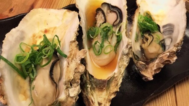 2月は牡蠣が凄い！立ち飲み級に激安な海鮮尽くしの居酒屋新店