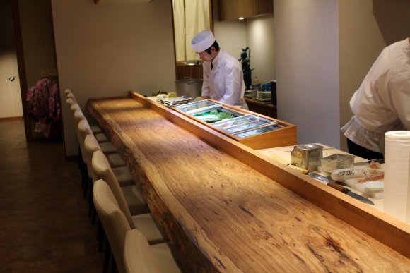 【代々木】あの名店料理長の師匠が握るお寿司を驚きの価格で