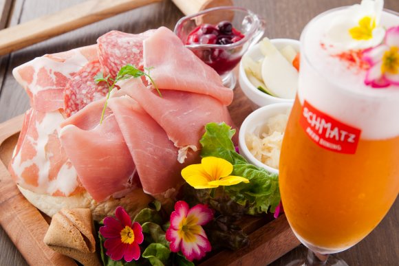 ビールがすすむドイツ肉料理を気軽に満喫！新宿で話題の新ビアダイニング