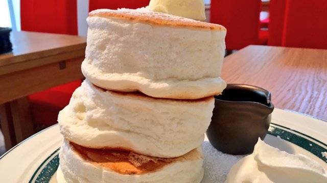 大阪で絶対食べたいパンケーキ5選！極厚・ふわふわの激ウマパンケーキ