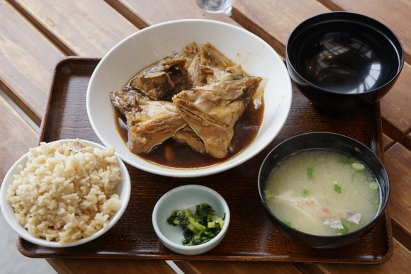 福岡の楽園・糸島で味わう、安くて旨い新鮮魚介の激ウマ定食