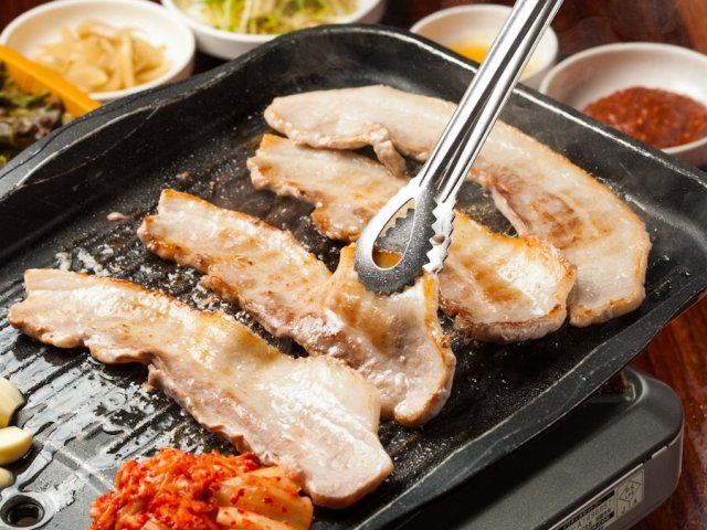 人気のサムギョプサルも 新大久保で韓国料理50種食べ放題が2480円 メシコレ