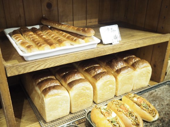 一度食べたら絶対ハマる！大阪らしい調理パンが次々売れるパン屋さん