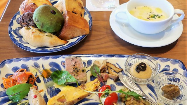 美味しい紅茶にアルコールも 武蔵小杉駅高架下の小さなパンやケーキの店 メシコレ
