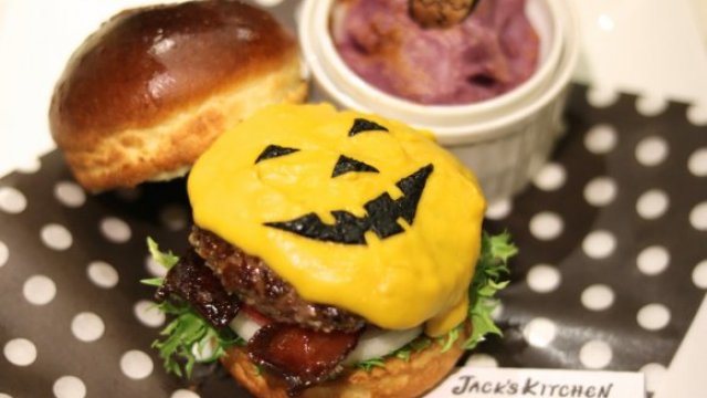 パンケーキからハンバーガーまで！今年のハロウィン限定メニュー総まとめ