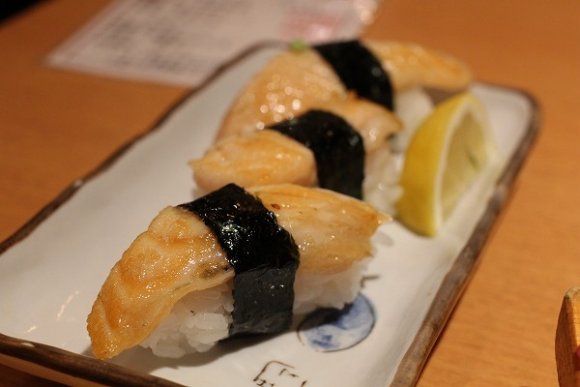 【魚がし鮨】回らないのに3000円でお腹いっぱいになれるお寿司屋さん