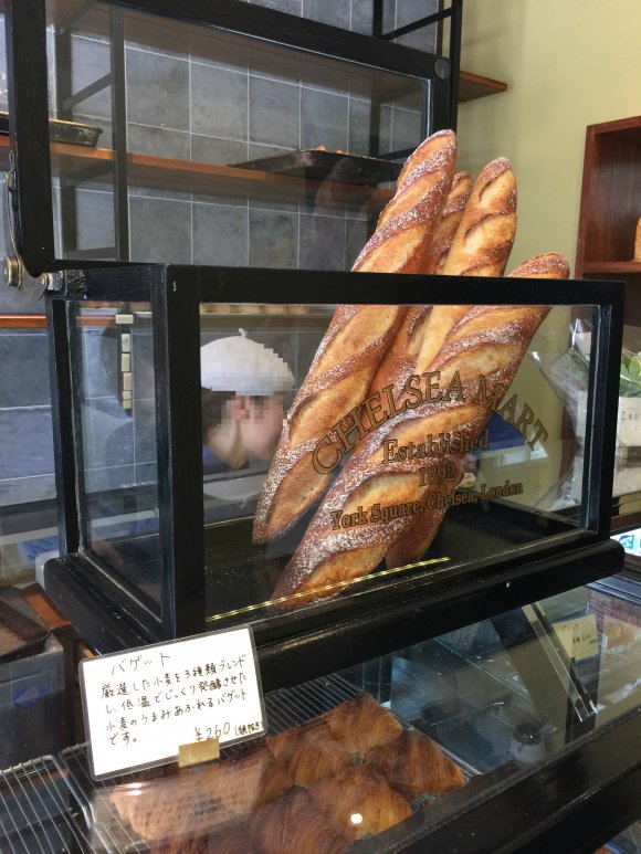 「ルート271」が梅田に移転！「タイ風焼きそばパン」は一度食べるべき