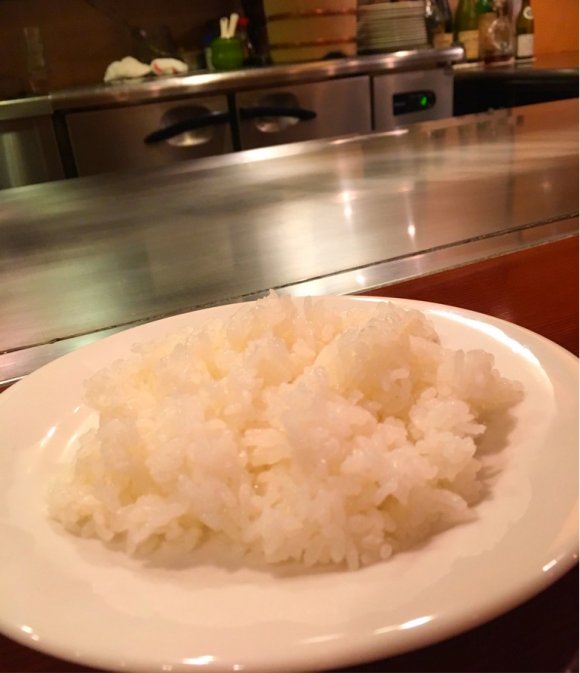 15年以上継ぎ足したソースが絶品！千円台で食べられる神戸牛ハンバーグ