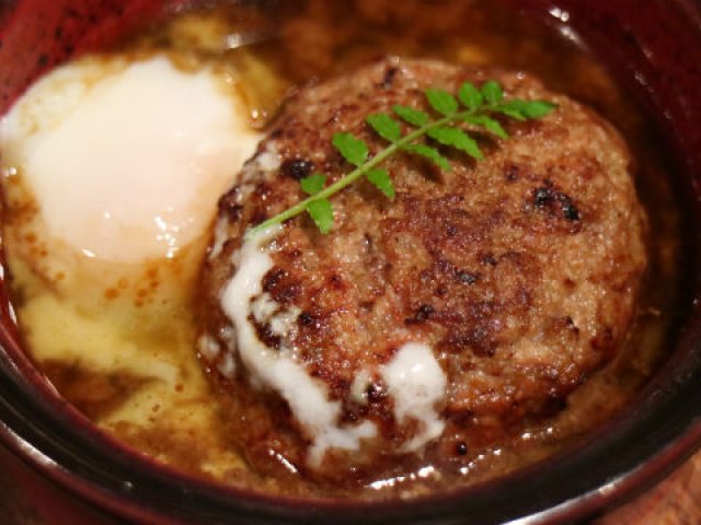 コース仕立てで1200円！肉汁溢れる松阪牛ハンバーグステーキランチ