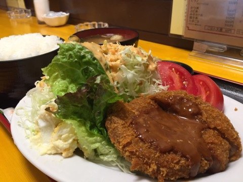 食欲の秋にガッツリ食べたい！神戸でデカ盛りグルメを楽しめるお店5軒