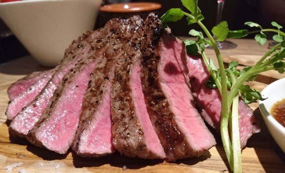 最高級のA５神戸牛の塊肉も！ガッツリ肉が食べたい時におすすめの肉バル