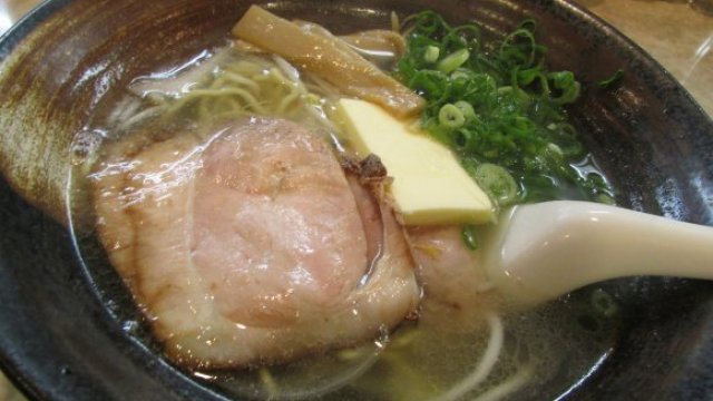 福岡で食べる博多豚骨「以外」のご当地ラーメン４店 東日本編