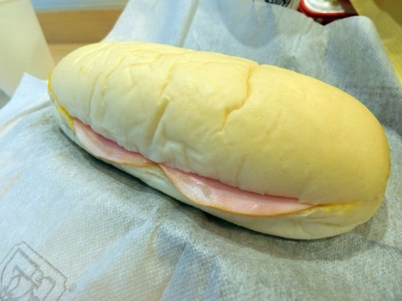 8cm以上の極厚サンドも！具だくさんで食べ応えたっぷりのサンドイッチ