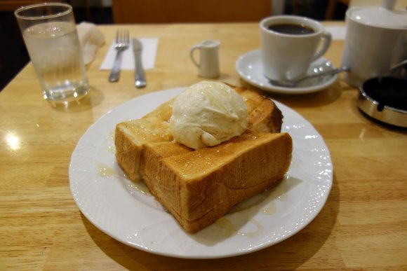 たっぷりバターにとろ～りチーズ！トーストが美味しい京阪神のカフェ５選