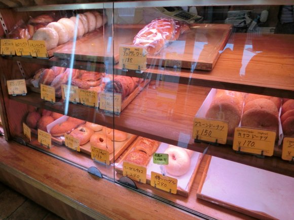 【赤坂】創業60年以上！都会の真ん中でレトロを味わうパン屋