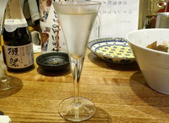 神保町駅から徒歩1分！日本酒メニューが充実している使い勝手の良い酒場