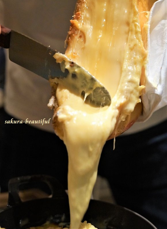 チーズタバーン カシーナで堪能！ラクレットなどチーズを味わい尽せる店