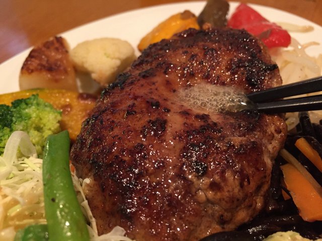 千円でこんなに 肉汁溢れるハンバーグと超山盛り野菜ランチ メシコレ