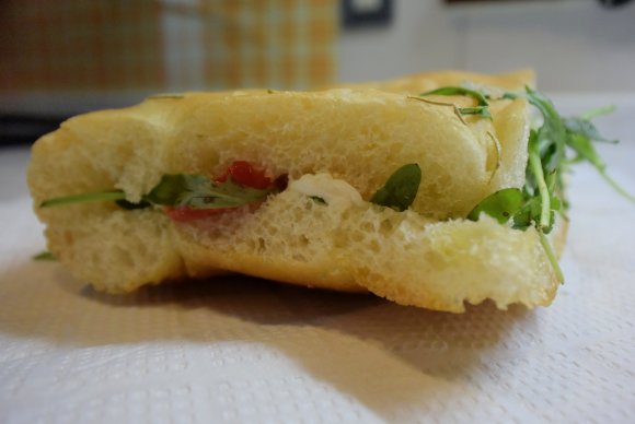チーズ好き集合！パリの人気モッツァレラサンドイッチ専門店が日本初上陸