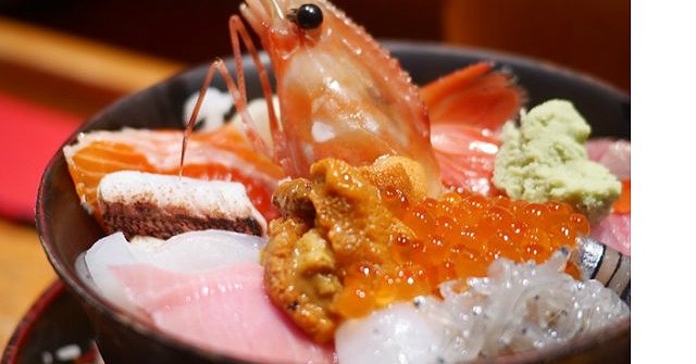 東京都内でおすすめの海鮮丼！ランチにデカ盛りなど美味しい ...
