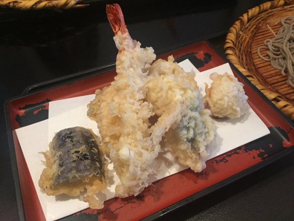 こだわりの蕎麦と天ぷらがリーズナブルに味わえるコスパ抜群のお店