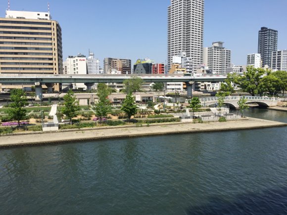 築100年超の建物でボリューム満点のサンドウィッチを＠大阪