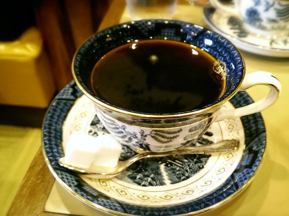 京都の名喫茶「六曜社」で関西伝統の厚切りトーストモーニング