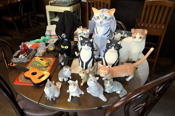 店主の猫愛が溢れる下町のガッツリ系喫茶店、黒猫舎(でも猫はいません)