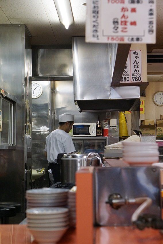 看板に偽りなし！モチモチな麺が最高に美味い、本場長崎の絶品皿うどん