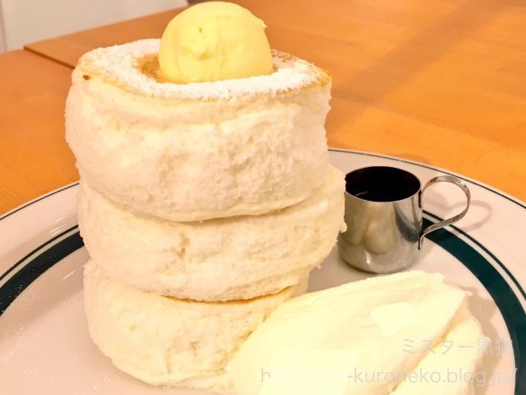 驚愕のビジュアル 高くそびえ立つ美味しいパンケーキタワー５選 メシコレ