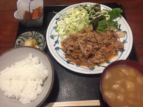 味噌煮込みうどんに海鮮丼！名古屋市内で堪能できる安くて美味しいランチ