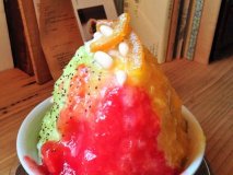 【京都】数種類の素材を1度に味わえる！果実色したかき氷