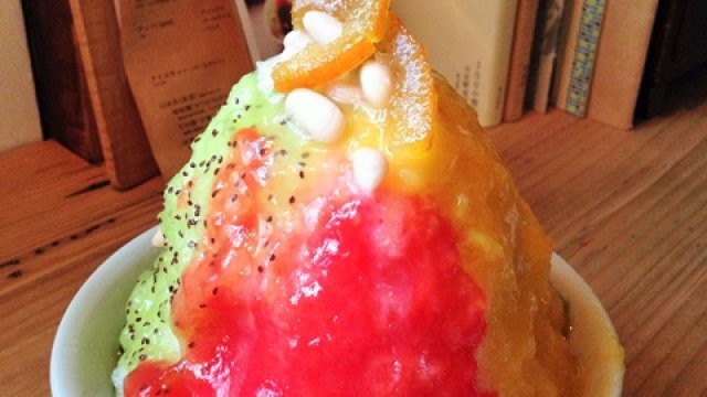 【京都】数種類の素材を1度に味わえる！果実色したかき氷