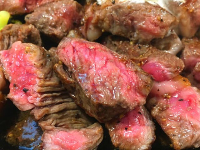 明日は肉の日！ステーキ・塊肉・赤身肉など肉食系も大満足のド迫力肉料理
