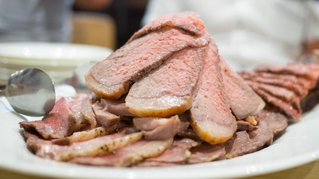 肉・肉・肉の「肉祭り」！精肉卸会社直営のレストランで肉料理の大饗宴