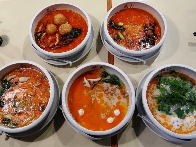 痺辛スープ春雨「麻辣湯」のランチが楽しめる！麻辣湯と火鍋の専門店