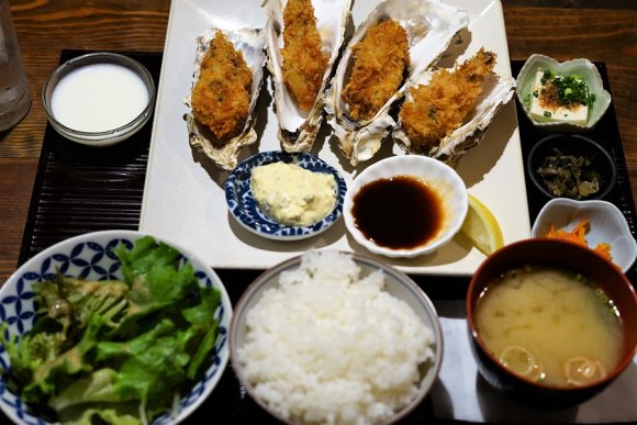 【恵比寿】牡蠣ツ端で名物カキフライ定食！小鉢やデザート付のお得ランチ