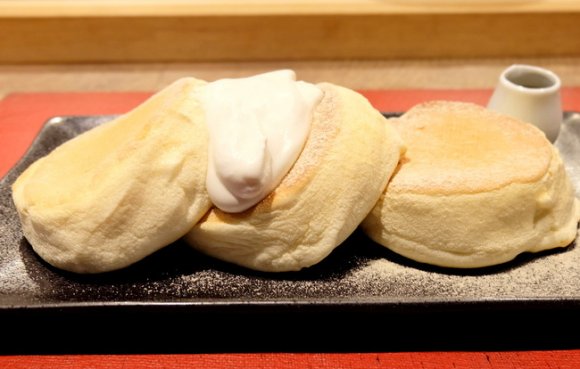 モッチモチ食感の秘密は米粉 米粉をつかったふわもち絶品パンケーキ3選 メシコレ