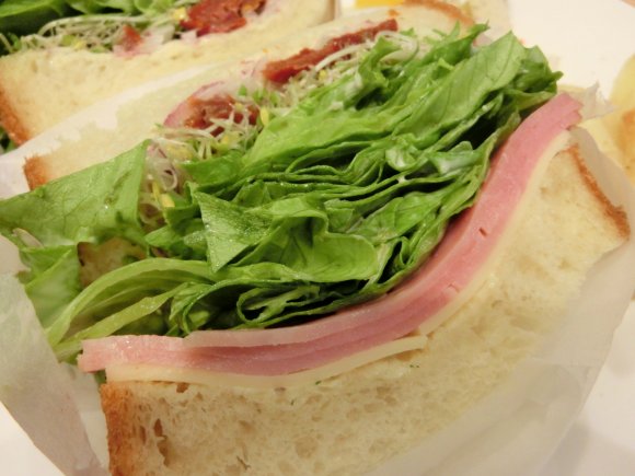 ボリューム満点！葉山で人気のサンドイッチが都内で味わえる店