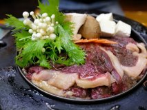 町田の馬肉専門店『柿島屋』で一杯！肉なべ・馬刺しと飲むビールは最高だ