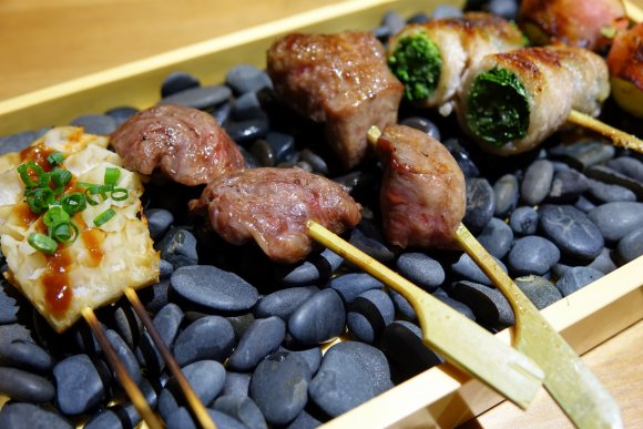 神楽坂の『肉の五合』で肉づくし！松茸香る牛タンしゃぶしゃぶコースを