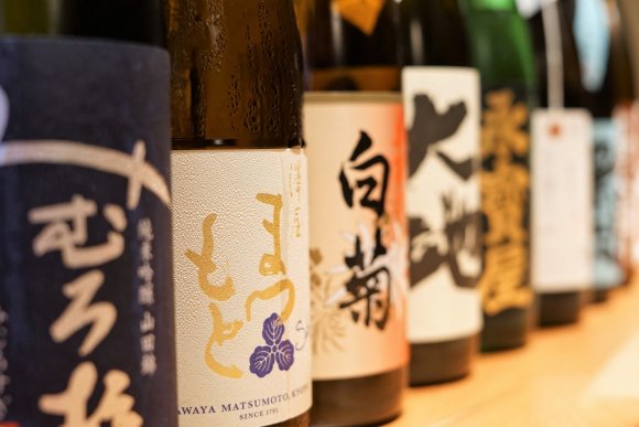 こだわりの日本酒を心ゆくまで楽しめる、日本酒と和食の新店
