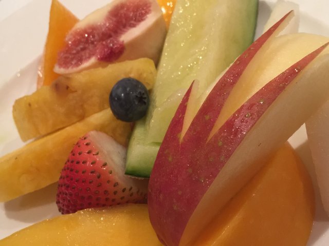 朝の果物は金！東京駅でフルーツたっぷりヘルシーモーニング