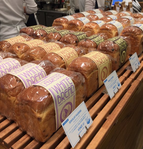 大人気の食パン専門店！「レブレッソ」２号店がグランフロント大阪に進出