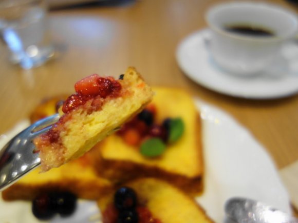 「銀座産のハチミツ」を使ったフレンチトーストが美味しい穴場のカフェ