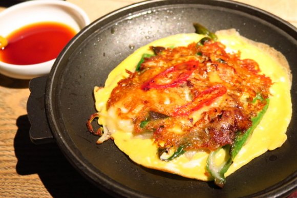 牛肉たっぷりの真っ赤な鍋がウマ辛！韓国版すき焼きが味わえる韓国料理店