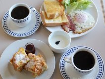 横浜の景色が見渡せる老舗喫茶店でモーニング＆季節のパフェ♪