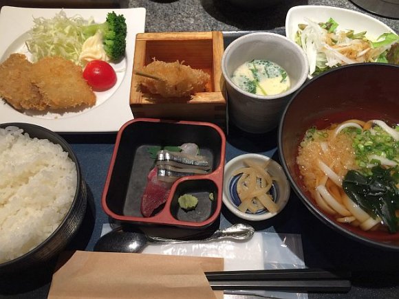 【新宿】食の宝庫・淡路島の地場食材が盛り沢山な定食ランチ